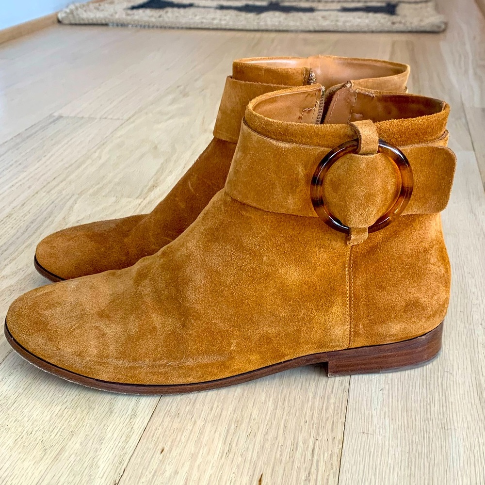 Sezane Chelsea Boots with Tortoise Buckle